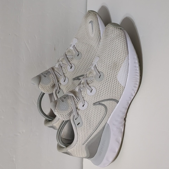 Women’s Nike Renew size 9.5 running shoes white and silver - Picture 3 of 12